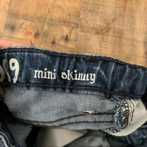 Baby girl gap fall red and black Buffalo plaid patch mini skinny jeans - Picture 4 of 9